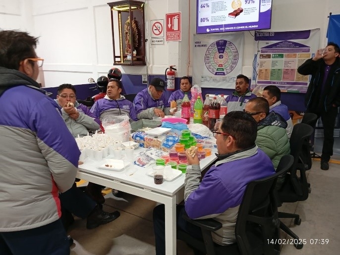 ¡AMOR Y AMISTAD EN MONDELEZ APIZACO: UN FESTÍN QUE ENAMORA!