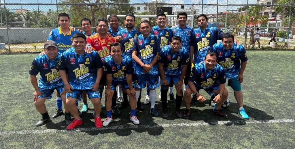 ¡FÚTBOL DEL DÍA DEL TRABAJO EN CANCÚN: ¡LA UNIÓN ES LO QUE IMPORTA!