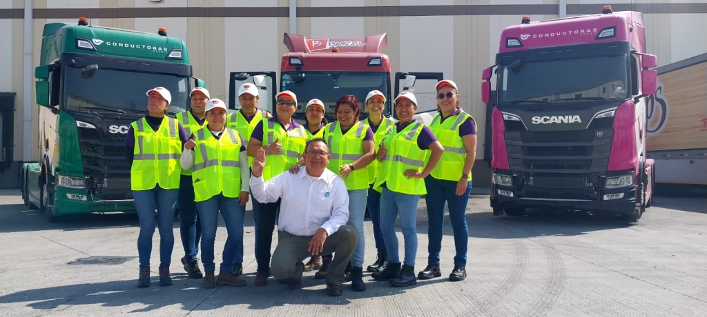 ESCUELITA PARA MUJERES OPERADORAS.