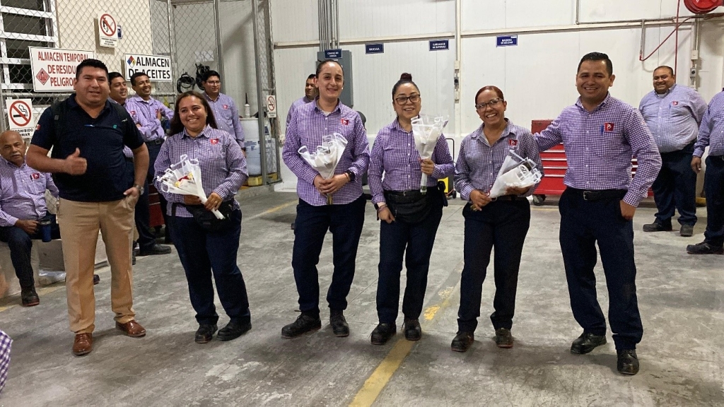 ¡FELICITANDO A TODAS LAS MADRES EN SU DÍA! EL SNAC CELEBRA A LAS MAMÁS TRABAJADORAS 